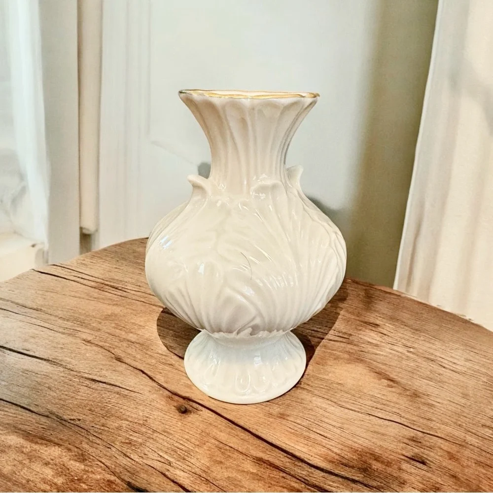 Lenox USA Elfin Collection 4.5” Bud Vase with 24k Trim